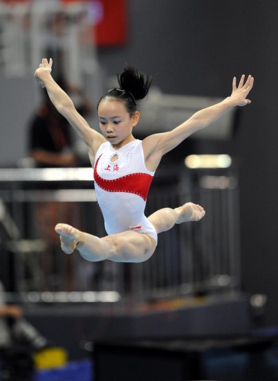 ͼ��-ȫ�˻��Ϻ��Ӷ��Ů�Źھ��Ϻ�СѾ��ɫ����